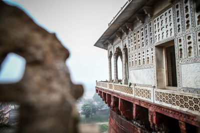 Taj mahal against sky