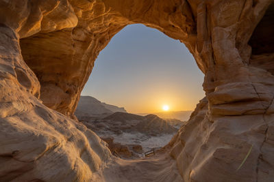 Sunrise on arch at timna valley