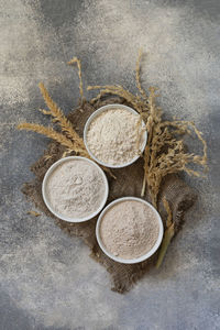 Food and baking ingredient. wheat flour coarse from whole wheat grains, wheat bran and wheat flour.