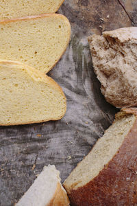 Close-up of bread on cutting board