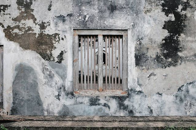 DOOR OF OLD BUILDING