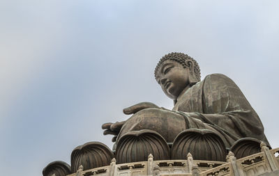 Tian tan big buddha statue on lantau island, hong kong