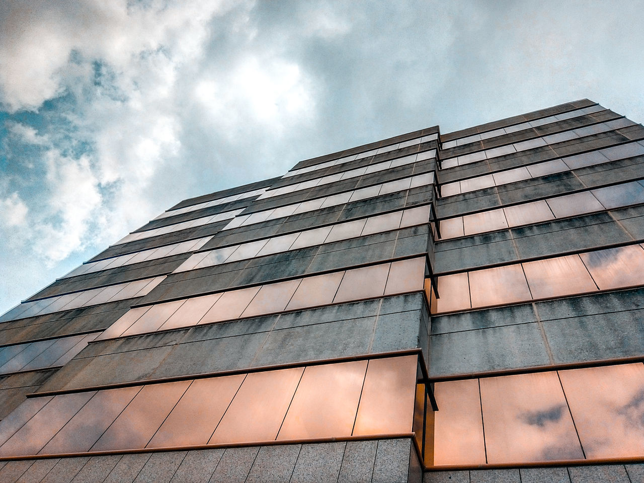 LOW ANGLE VIEW OF OFFICE BUILDING