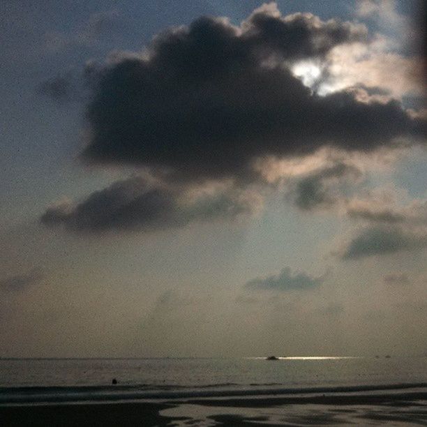 sea, horizon over water, beach, sky, scenics, water, tranquil scene, tranquility, beauty in nature, cloud - sky, shore, nature, cloudy, sunset, idyllic, sand, cloud, outdoors, seascape, dusk