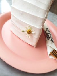 White flower on cake