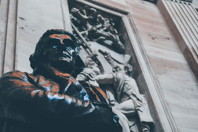 Thomas jefferson's statue inside capitol rotunda