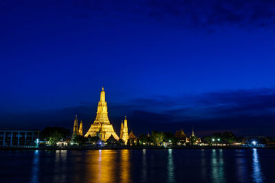 Wat arun temple of dawn at twilight bangkok thailand