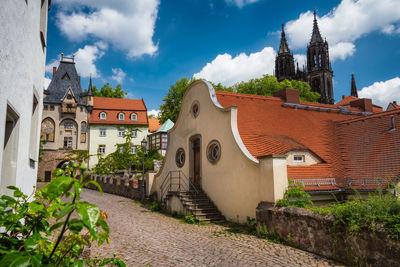 Fable fairy tale meissen old town. beautiful albrechtsburg castle. old orange tiled roof 