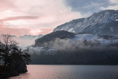 Lake lucerne, furigen, stansstad, nidwalden, switzerland / vierwaldstättersee, 