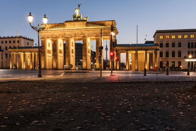 Brandenburg gate against sky