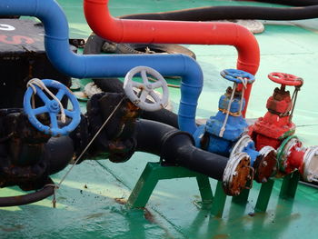 Hydrolic pumps onboard a vessel