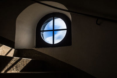 Shadow of window on wall