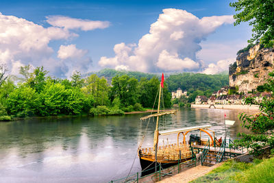La roque-gageac, on river dordogne, member of the the most beautiful villages of france association.