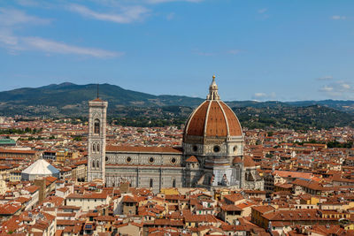 Duomo santa maria del fiore amidst cityscape