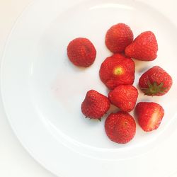 Close-up of strawberries in bowl