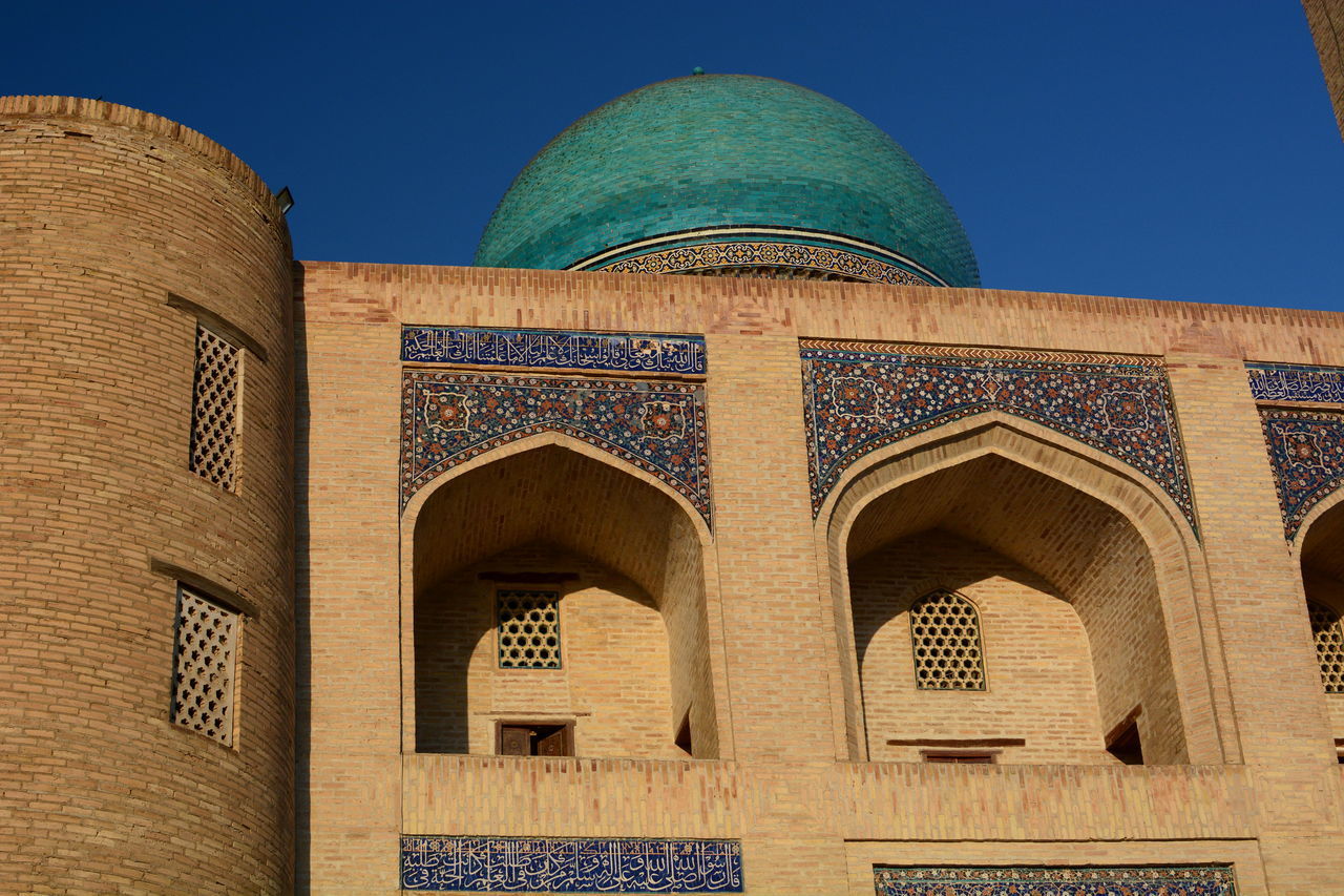 LOW ANGLE VIEW OF A BUILDING