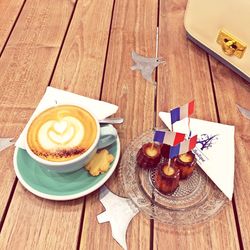 Coffee cup on wooden table