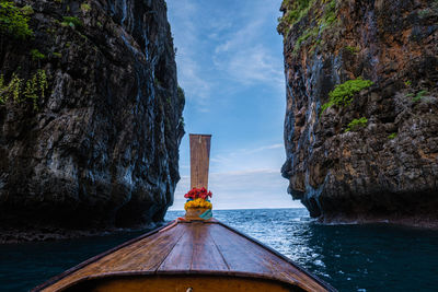 Scenic view of sea against mountain