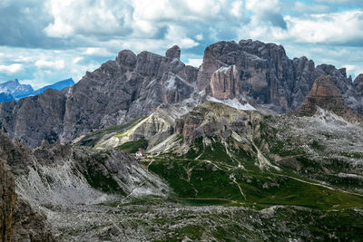 Tre cime lavaredo national park panorama, trentino, sud tyrol, italy