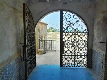 Interior view of arched doorway