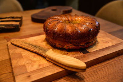 Close-up of bread on cutting board