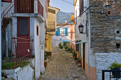 alley