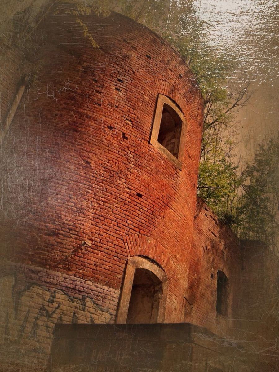 architecture, built structure, building exterior, old, arch, window, low angle view, brick wall, building, wall - building feature, day, no people, outdoors, abandoned, weathered, damaged, sunlight, house, history, stone wall