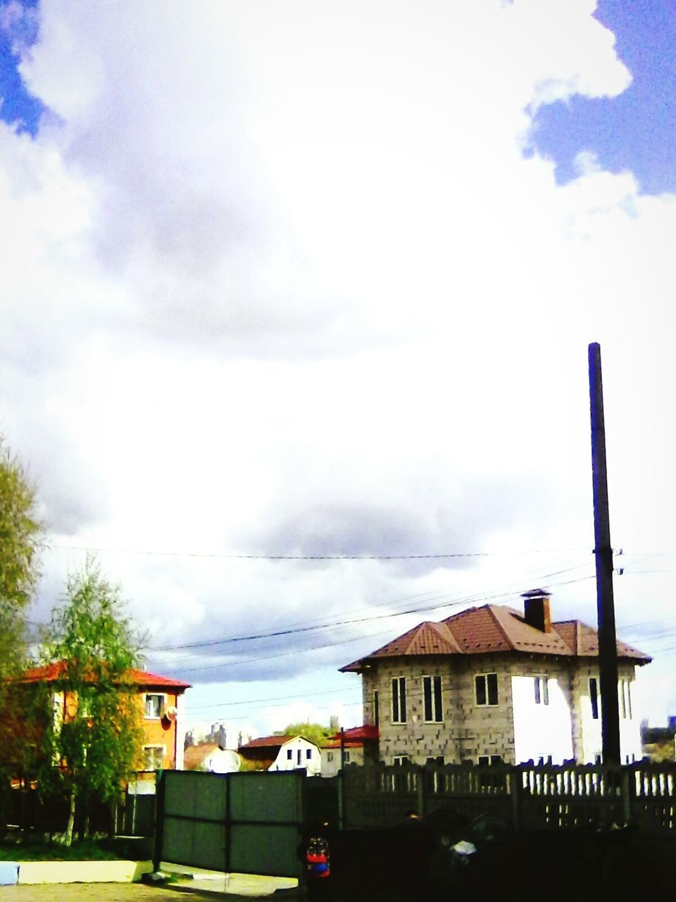 building exterior, architecture, built structure, sky, cloud - sky, house, no people, residential building, outdoors, day, tree, nature