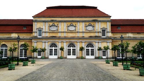 Facade of building in the area of the gardens of charlottenburg palace. 