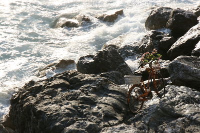 Waves splashing on rocks