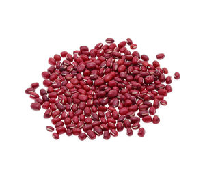 Kidney beans against pink background