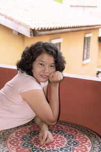 Portrait of a smiling young woman