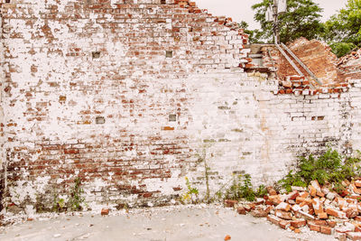 Graffiti on wall of old building