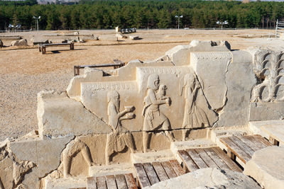 Bas-relief decoration along stairs from darius palace to palace of xerxes in persepolis, iran