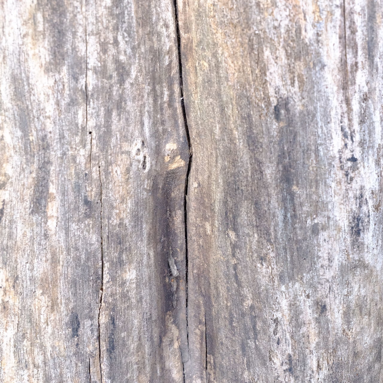 FULL FRAME SHOT OF WOODEN WALL