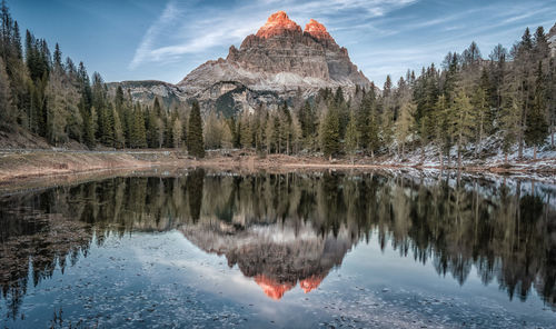 Lago d' antorno i dolomites