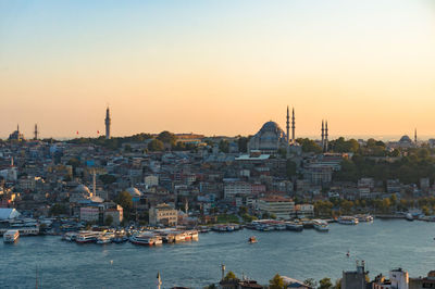 Historic fatih district with eminonu station on golden horn bay. istanbul, turkey