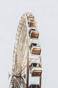 Ferris wheel against clear sky