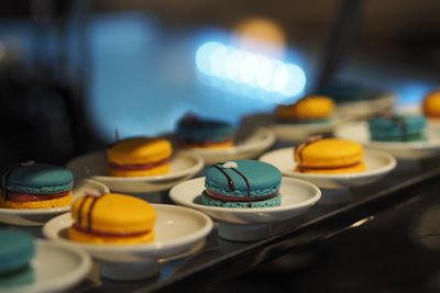 Close-up of fresh macaroons in plate