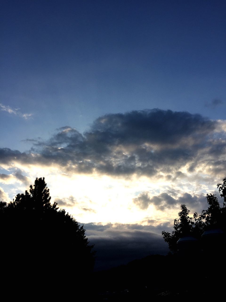 今日は綺麗な光に癒されました😌✨✨☀️✨✨ Nature Beauty In Nature Sky Cloud - Sky 夕陽 サンセット 光 光と陰 癒し 綺麗な空