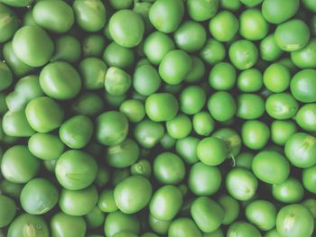 Full frame shot of green peas