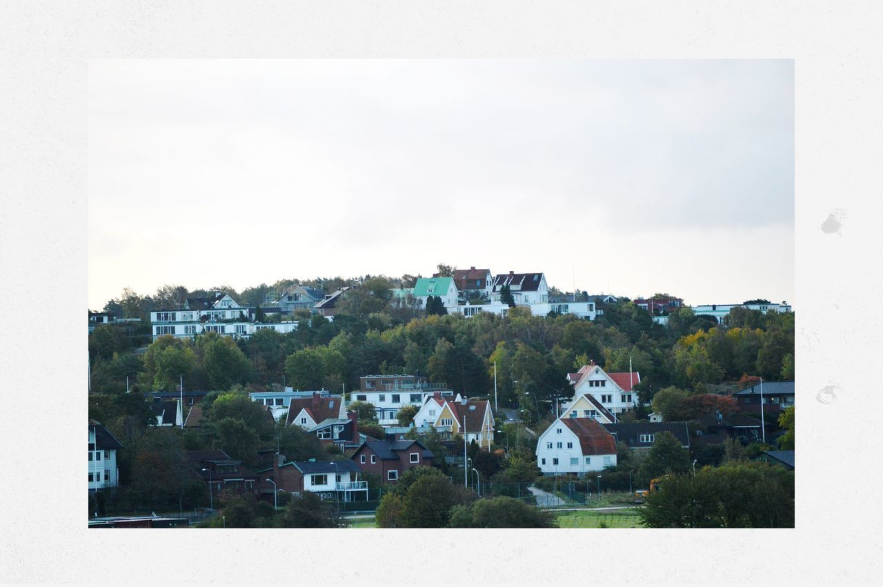 VIEW OF HOUSES IN CITY