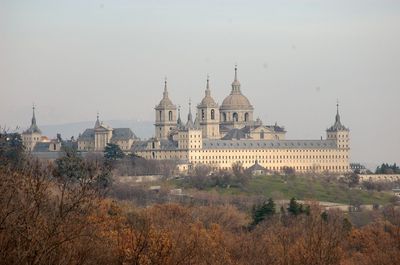 El escorial on field against sky