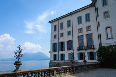 Scenic view of building against sky. pallazzo boromeo, isola bella, italy