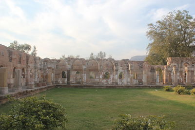 Old ruins against sky