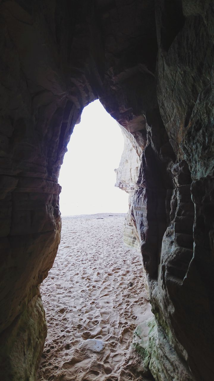 ROCK FORMATIONS IN SEA