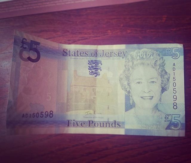 Fivepoundnotes