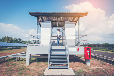 Lifeguard hut against sky