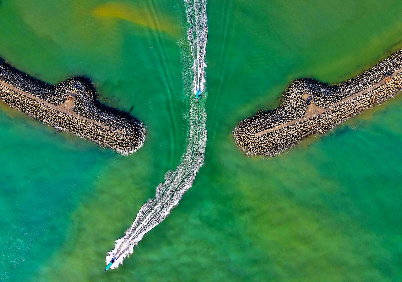 CLOSE-UP OF STARFISH IN SEA