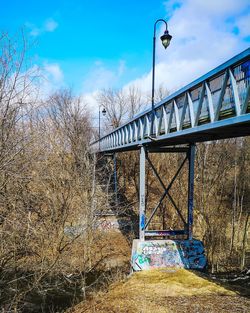 Arch bridge against sky